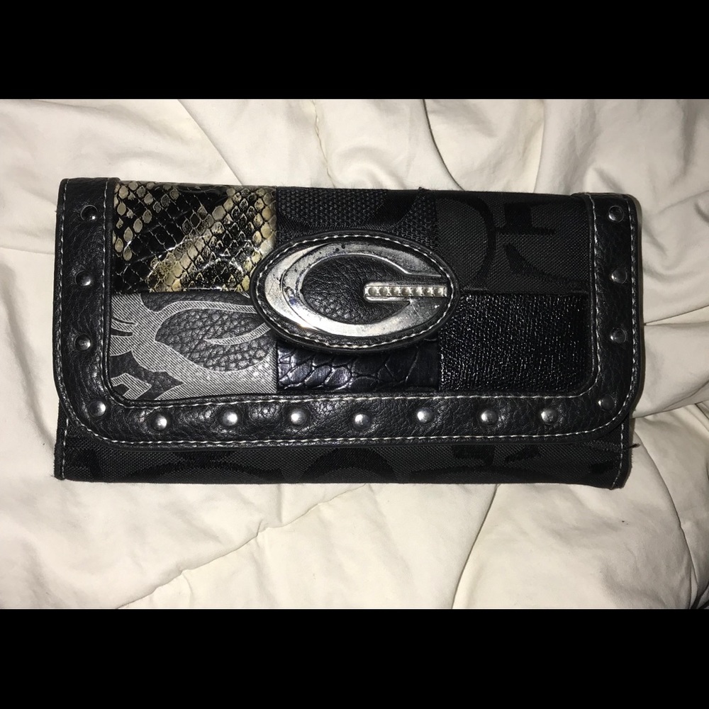 Guess Wallet!